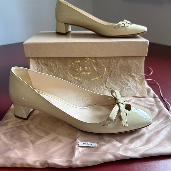 Prada Ivory Patent Low Heel Calzature Donna Mary Jane’s. Size 39.5 - Picture 4 of 12